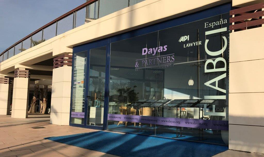 REAL ESTATE & SOLICITORS since 1927. Dayas Partners en Orihuela